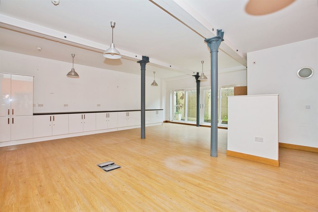 Additional image 2 of 2 bed flat for saleAbbey Street, Crewkerne TA18