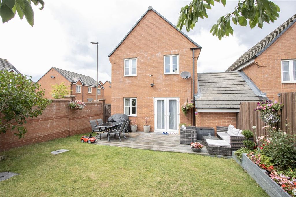 Additional image 4 of 3 bed detached house for saleRugby Drive, Chesterfield S41