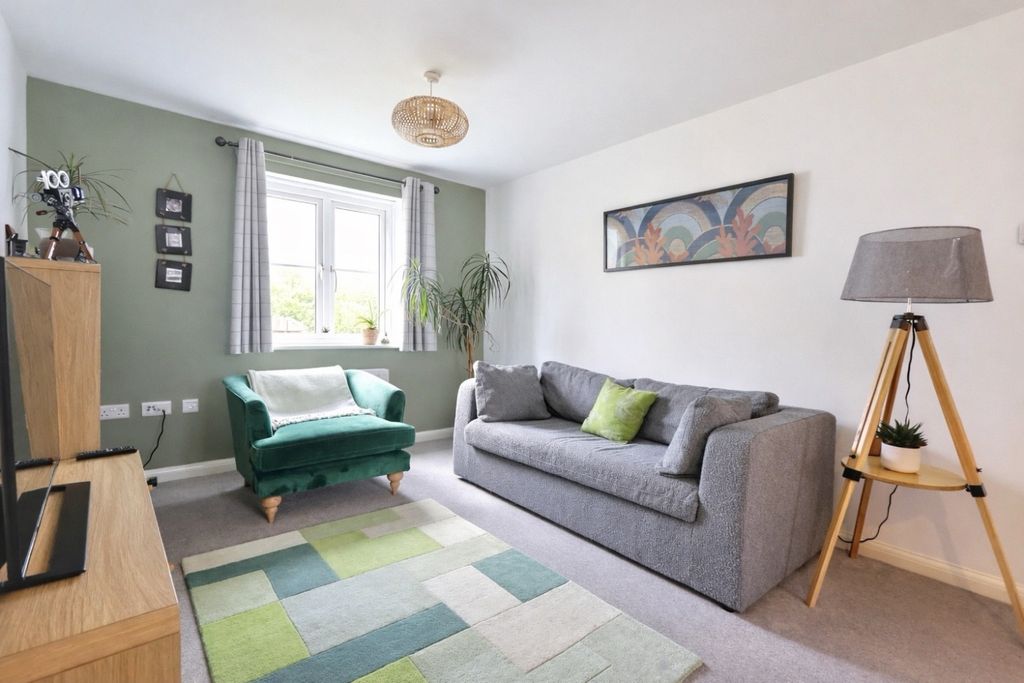 Additional image 3 of 1 bed flat for saleFlat 9 Merlin House, Centenary Way, Witney OX29
