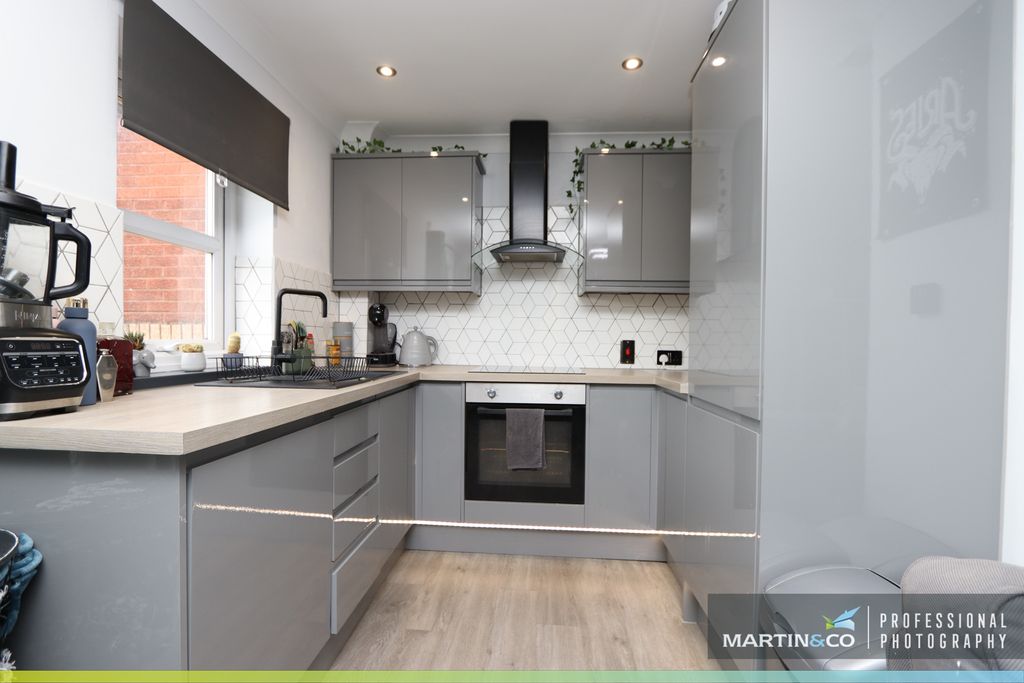 Additional image 9 of 2 bed flat for saleWindsor Mews, Adamsdown CF24
