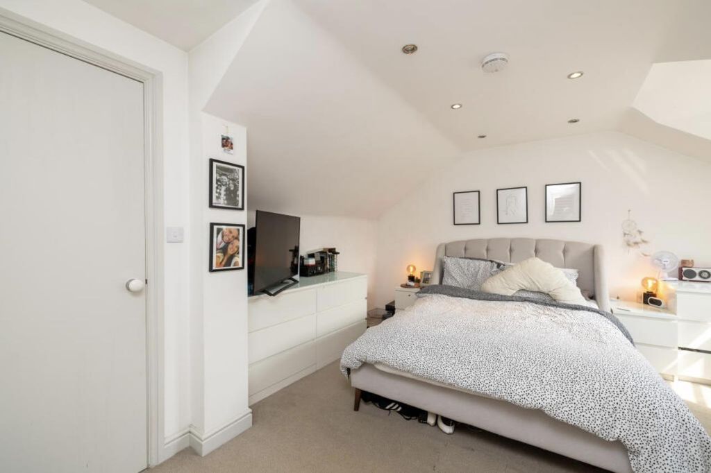 Additional image 10 of 1 bed flat for saleFlat 6, 26 Horse Fair, Banbury OX16