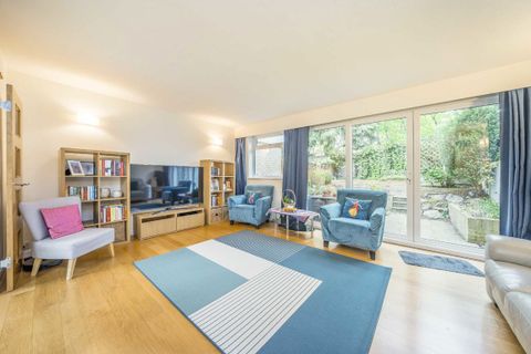 Lansdowne Road, Wimbledon SW20