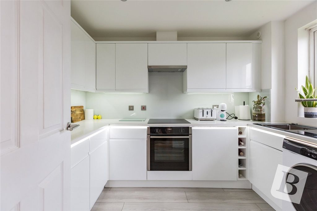 Additional image 3 of 3 bed flat for saleKidman Close, Gidea Park, Romford RM2