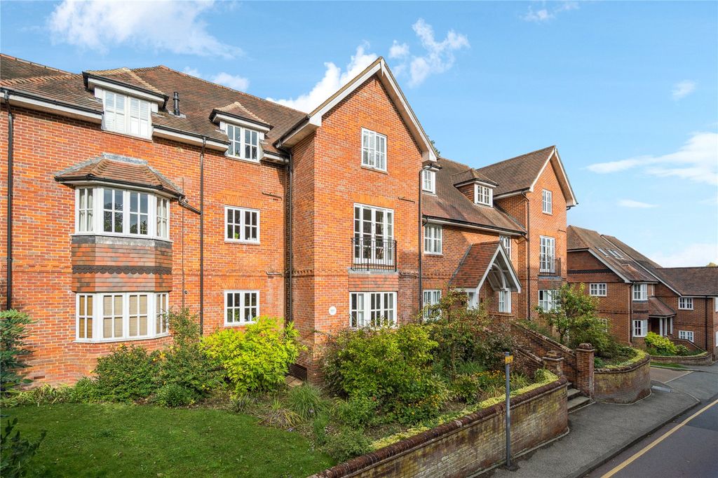 Additional image 19 of 2 bed flat for saleChesham Road, Berkhamsted, Hertfordshire HP4
