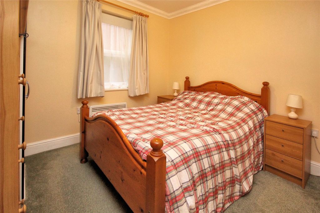 Additional image 4 of 2 bed flat for saleWoking, Surrey GU21