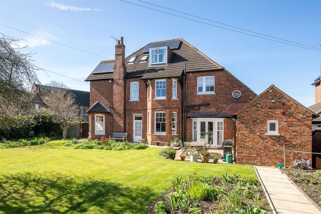 Additional image 34 of 6 bed detached house for salePemberley Avenue, Bedford MK40