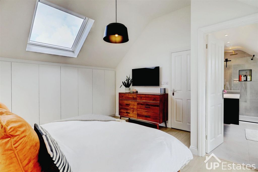 Additional image 29 of 6 bed detached house for saleGleneagles Close, Great Denham, Bedford MK40