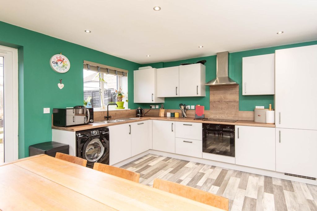 Additional image 2 of 4 bed semi-detached house for saleGratton Place, Chesterfield S41