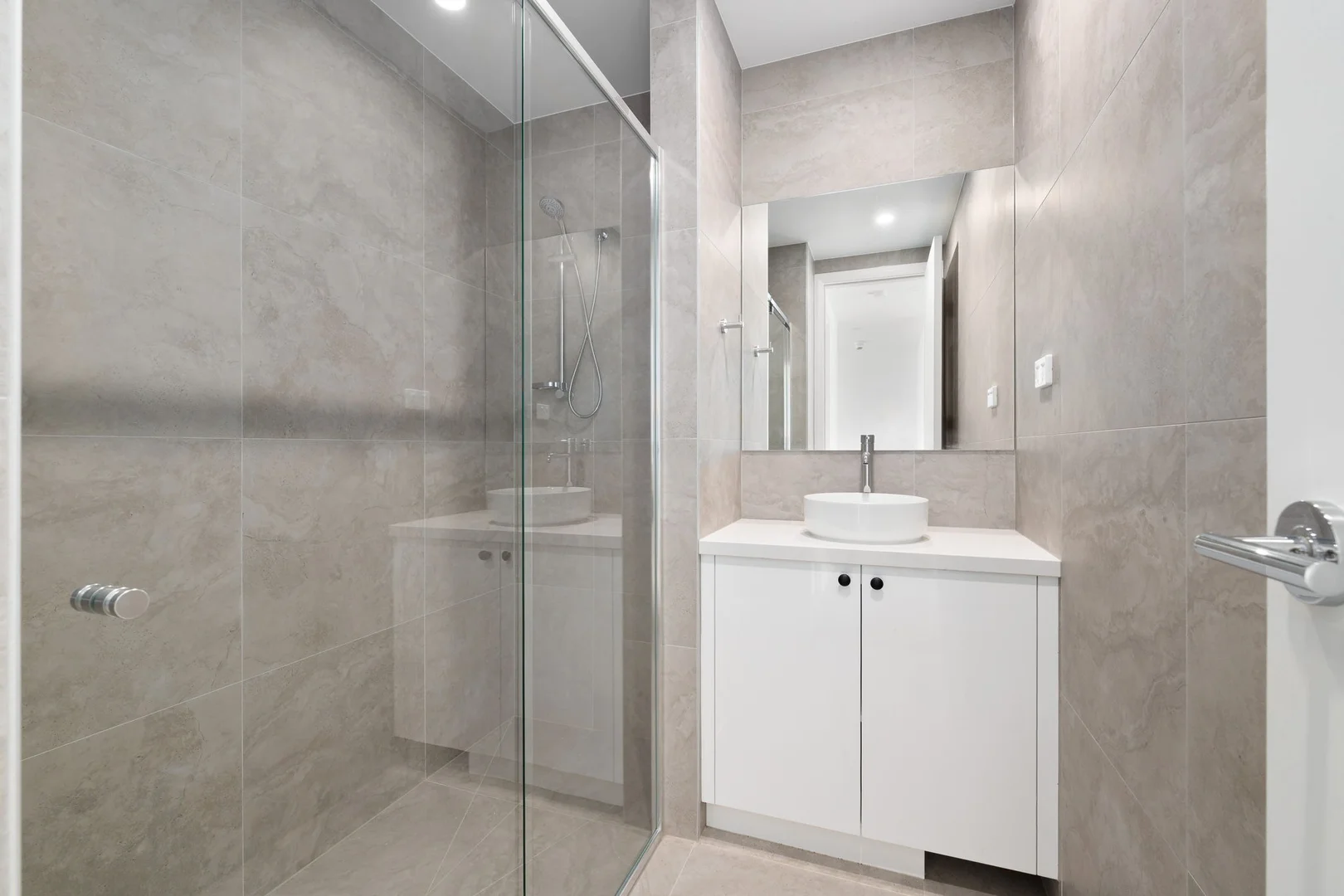 Additional image 7 of 5/2 Saxon Street, Doncaster VIC 3108