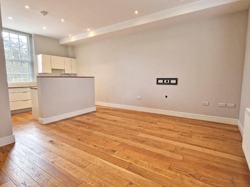 2 bed flat for saleThe Parade, Caversfield, Bicester OX27 photo 5