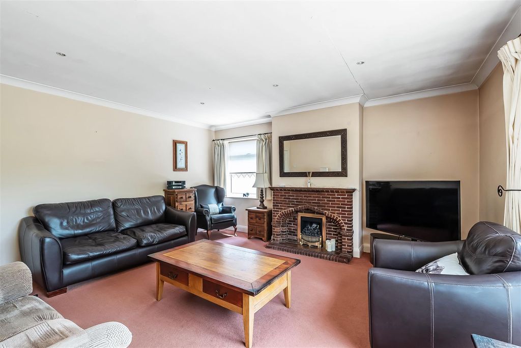 Additional image 6 of 3 bed chalet for saleWest Farm Close, Ashtead KT21