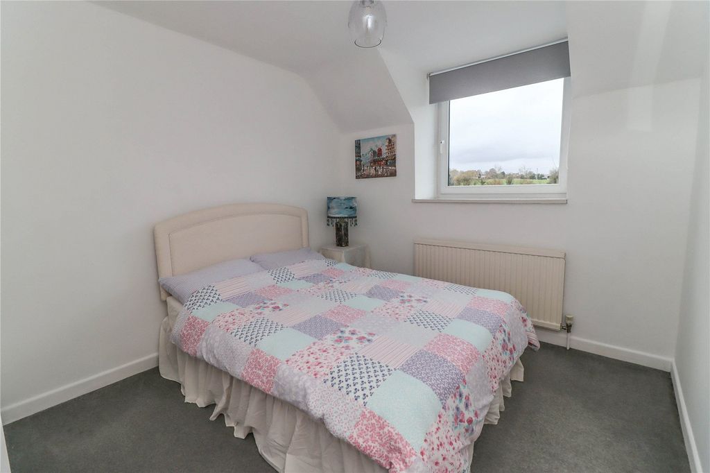 Additional image 15 of 5 bed link detached house for saleYew Tree Close, Goodworth Clatford, Andover, Hampshire SP11