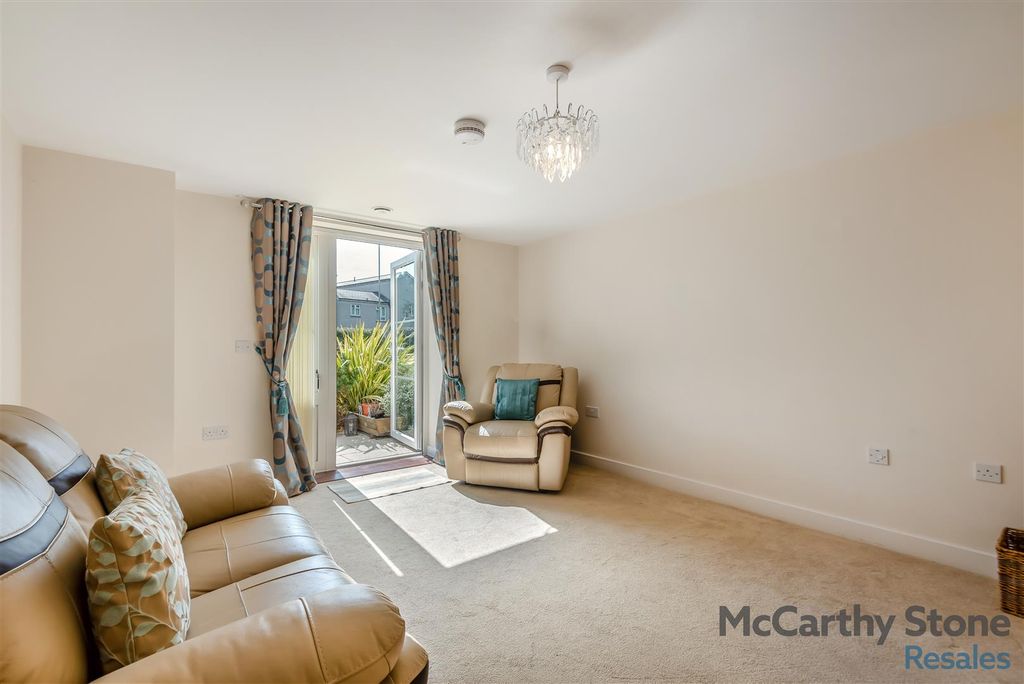 Additional image 23 of 1 bed flat for saleQueen Elizabeth Place, Orchard Lane, Alton GU34
