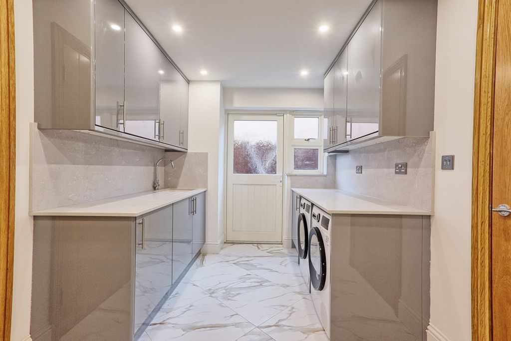 Additional image 12 of 6 bed detached house for saleCurtis Road, Emerson Park RM11