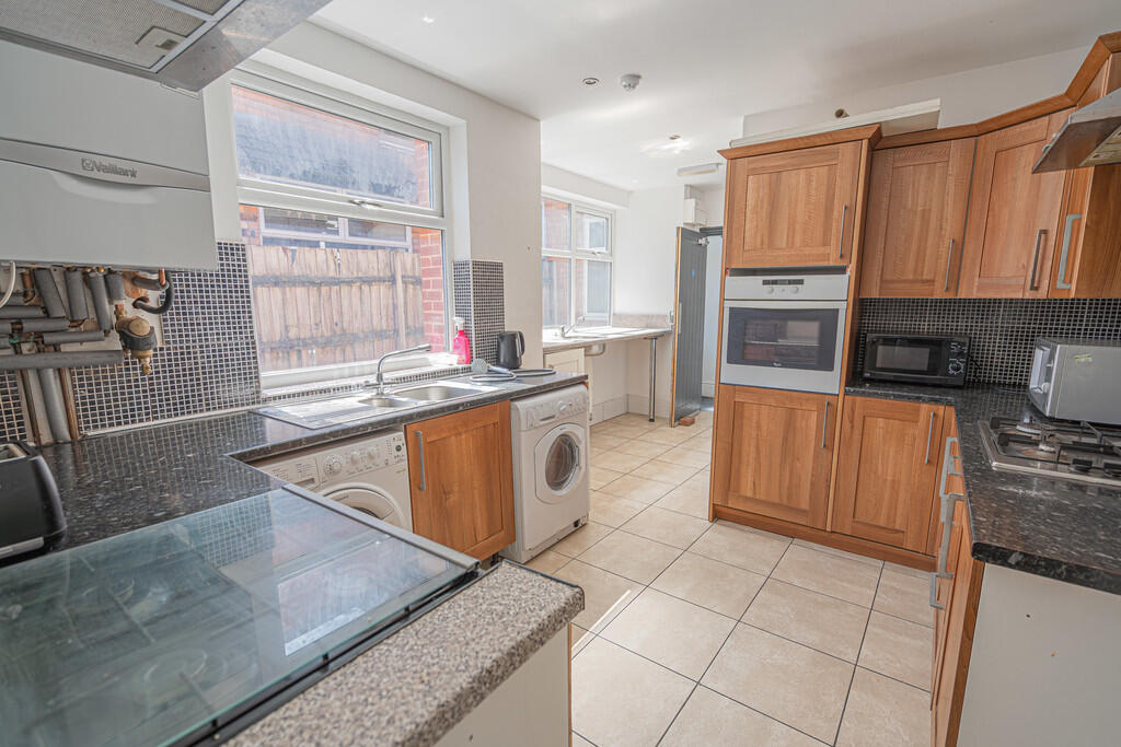 Yardley Wood Road, Moseley , Birmingham photo 3