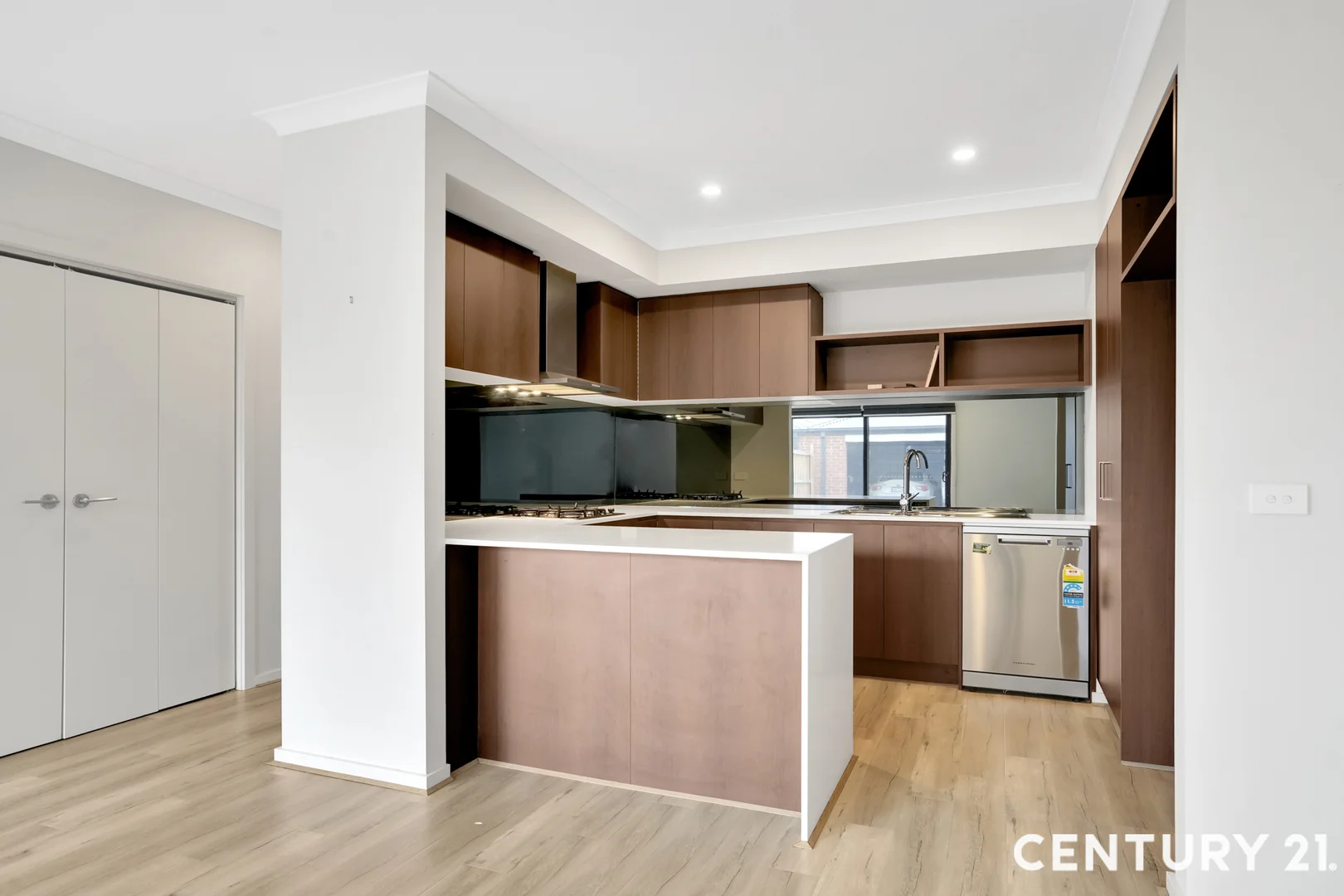 Additional image 5 of 82 Washington Drive, Thornhill Park VIC 3335