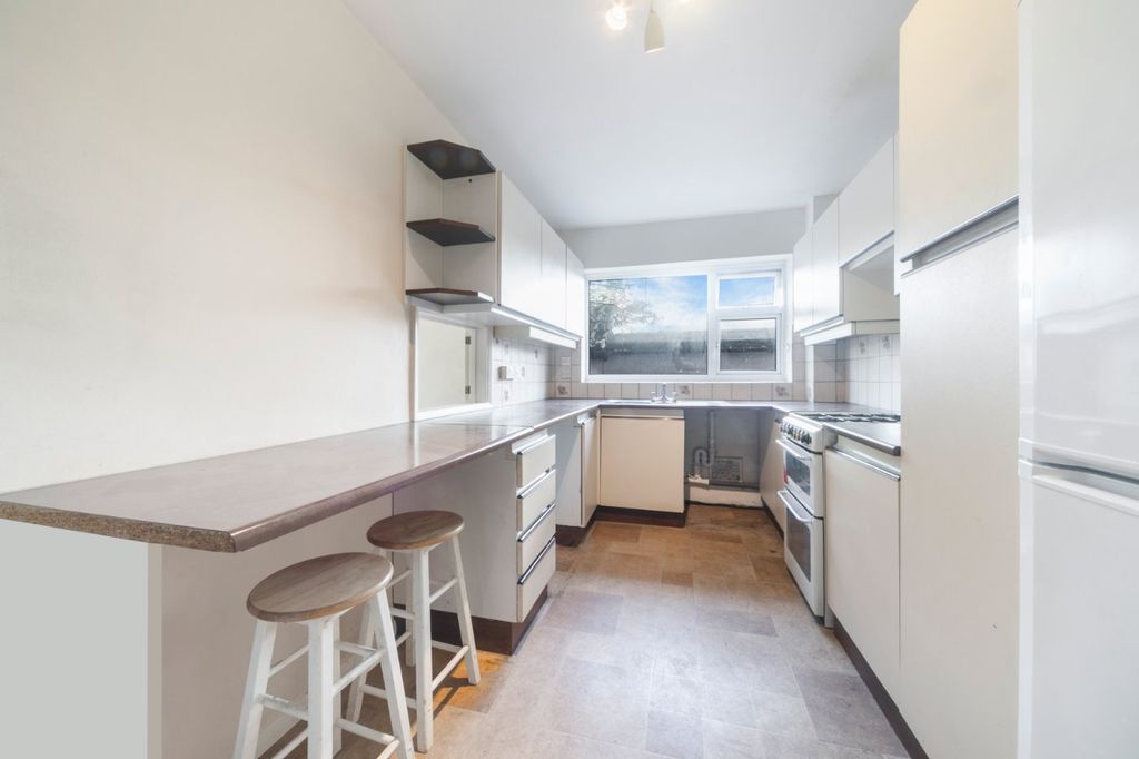 Additional image 3 of 2 bed flat for saleFoxgrove Road, Beckenham BR3
