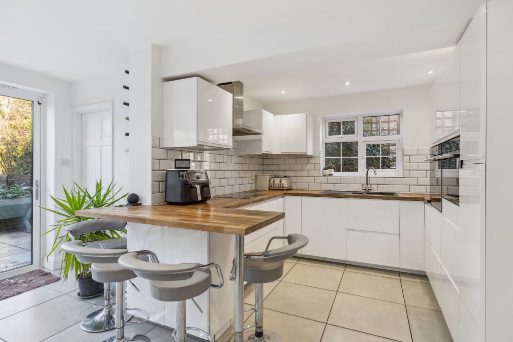 Additional image 5 of 4 bed semi-detached house for saleThe Ridgeway, Amersham HP7