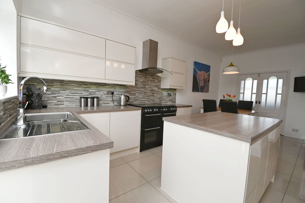 Additional image 2 of 5 bed detached house for saleSummer Lane, Royston, Barnsley S71