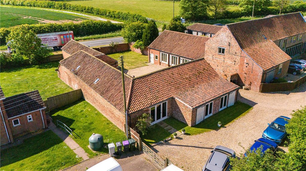 Additional image 41 of 5 bed bungalow for saleLincoln Road, Welton Le Wold, Louth, Lincolnshire LN11