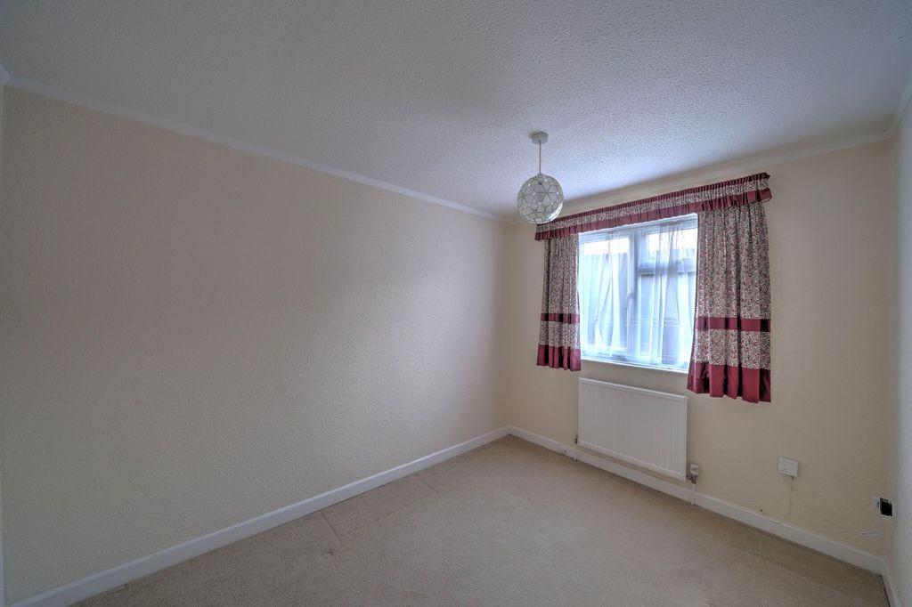Additional image 8 of 2 bed flat for saleNewport, Barnstaple EX32