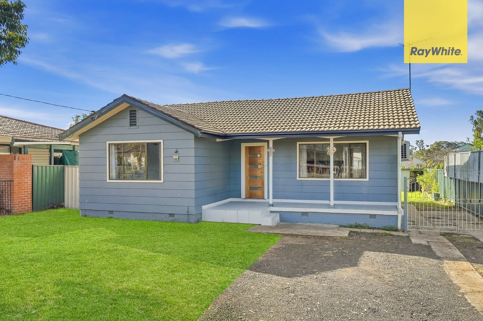 43 Tasman Avenue, Lethbridge Park NSW 2770
