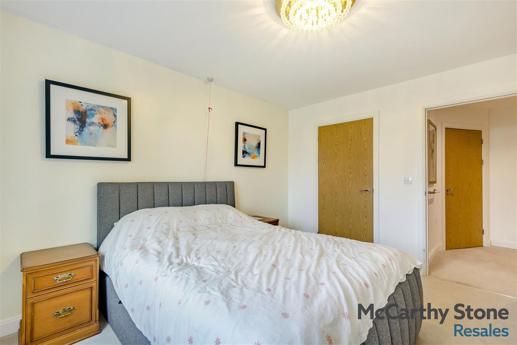 Additional image 11 of 2 bed flat for saleOakhill Place, High View, Bedford, Bedfordshire MK41
