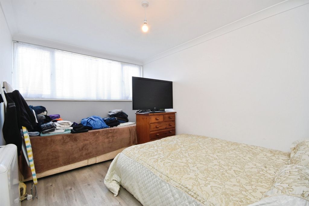 Additional image 5 of 3 bed maisonette for saleSouthwark Path, Basildon SS14