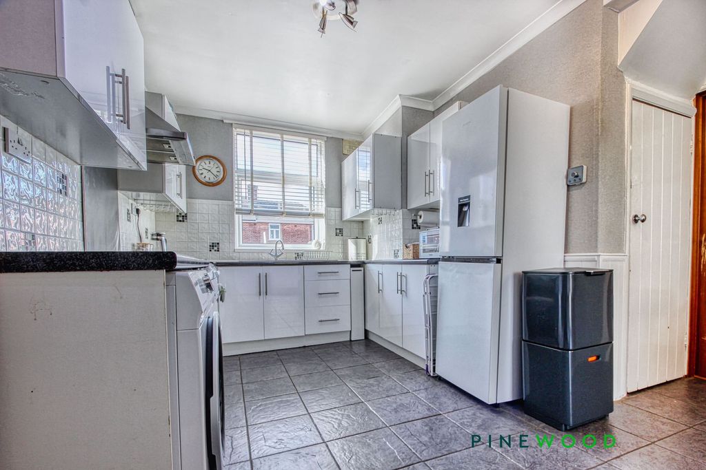Additional image 13 of 3 bed semi-detached house for saleGloucester Road, Newbold, Chesterfield, Derbyshire S41