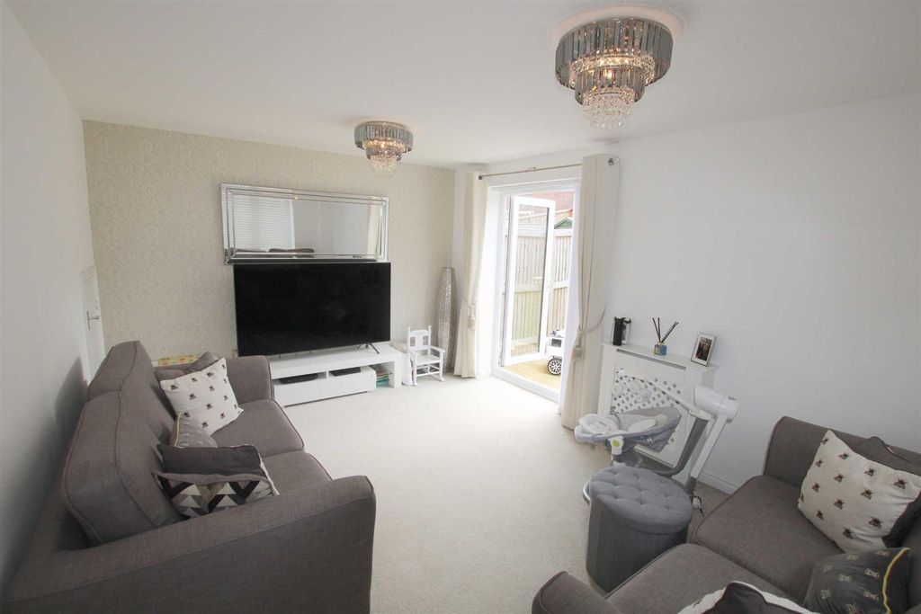 Additional image 4 of 3 bed semi-detached house for salePiebridge Way, Wortley, Leeds LS12