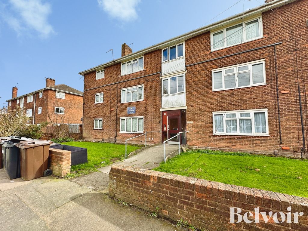 2 bed flat for saleKing Street Bradley, Bilston, Wolverhampton WV14