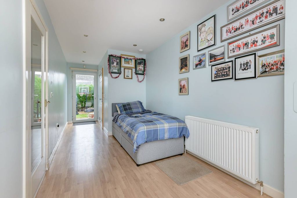 Additional image 7 of 4 bed semi-detached house for saleBaberton Mains Brae, Edinburgh EH14