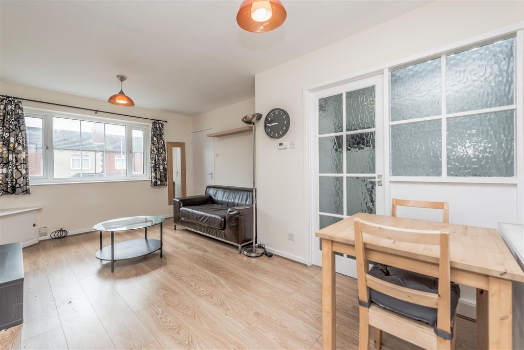 Additional image 2 of 2 bed flat for saleHardrow Road, Leeds LS12