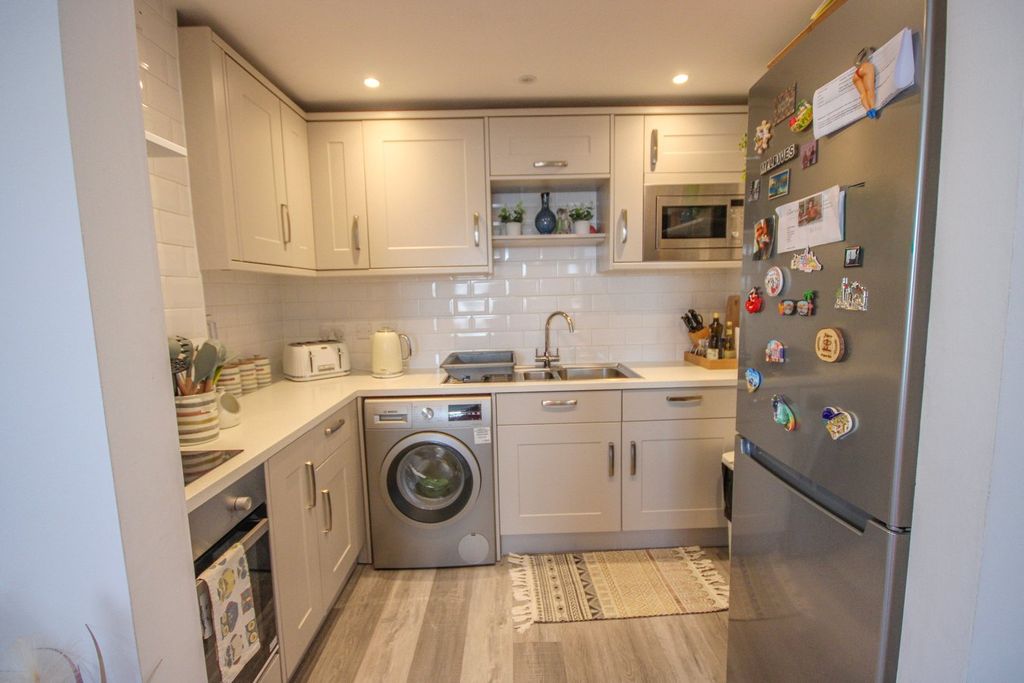 Additional image 5 of 2 bed flat for saleVictoria Street, St Helier JE2