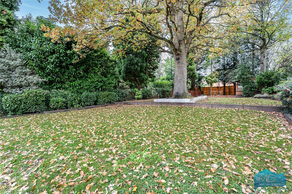 Additional image 5 of 6 bed detached house for saleWylo Drive, Arkley, Barnet EN5