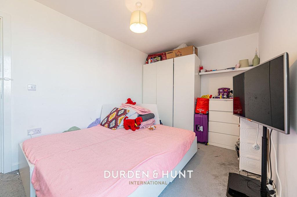 Additional image 10 of 2 bed flat for saleFinlay Gardens, Hornchurch RM12