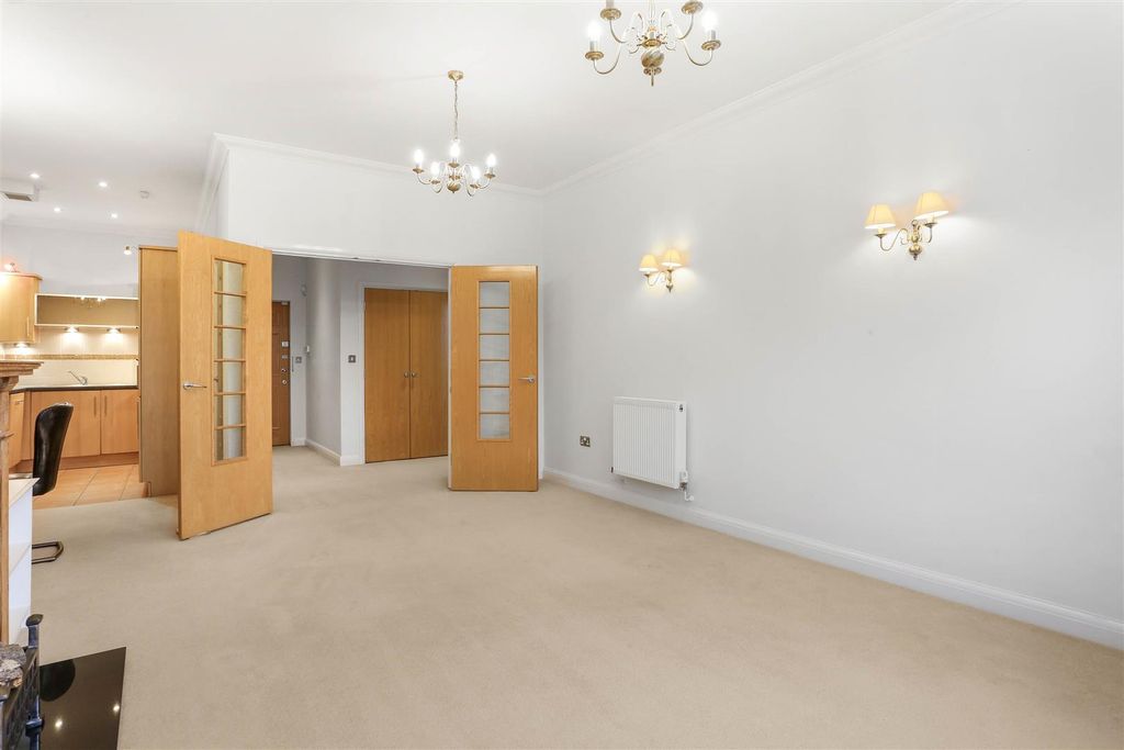 Additional image 9 of 2 bed flat for saleThe Tracery, Banstead SM7