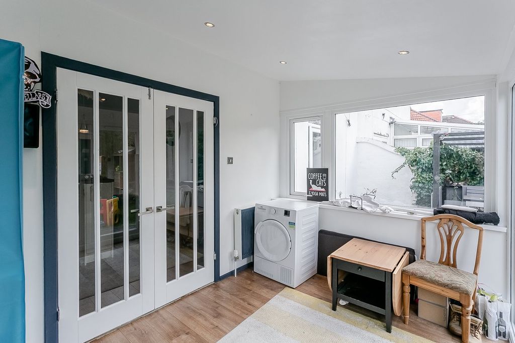 Additional image 8 of 3 bed semi-detached house for saleMoredun Park Gardens, Edinburgh EH17