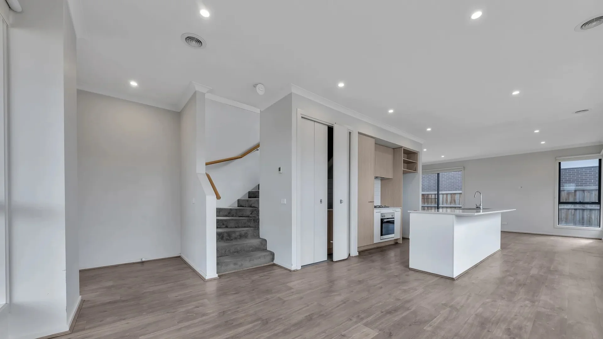 54 Mirka Way, Point Cook VIC 3030 photo 4