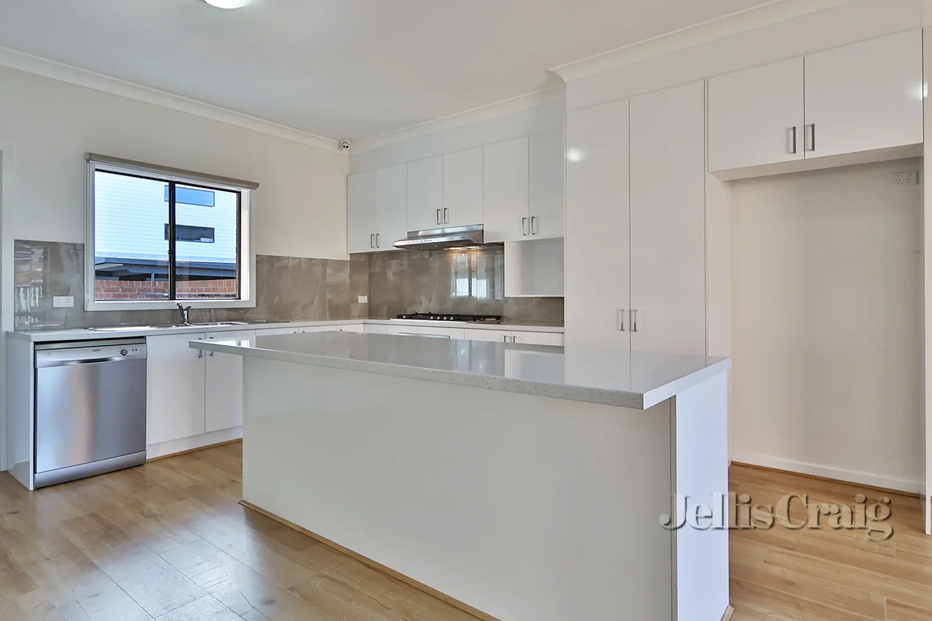 1/33 Thompson Street, Glen Waverley VIC 3150