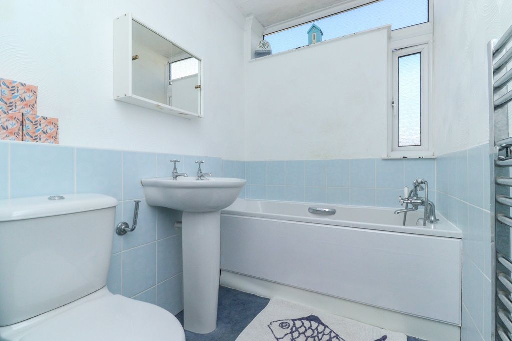 Additional image 10 of 2 bed flat for saleBeach Avenue, Birchington, Kent CT7
