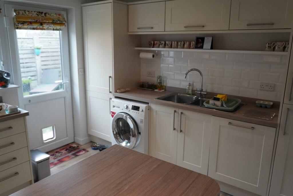 Ludlow Close, Warminster, BA12 photo 5