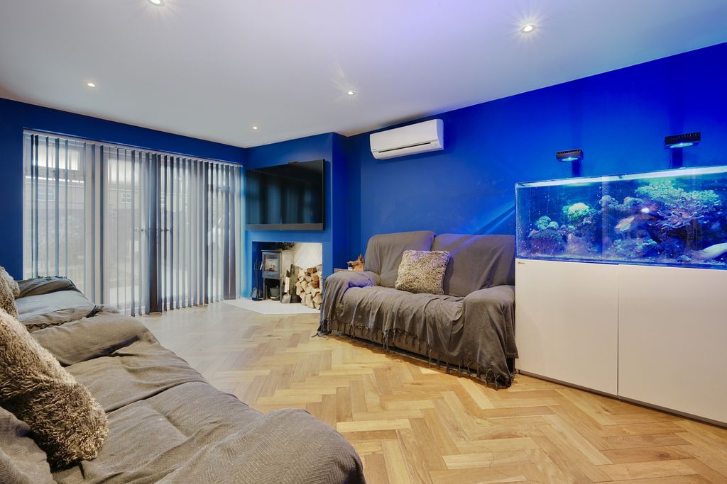 Additional image 4 of 5 bed detached house for saleDevon Drive, Biggleswade SG18