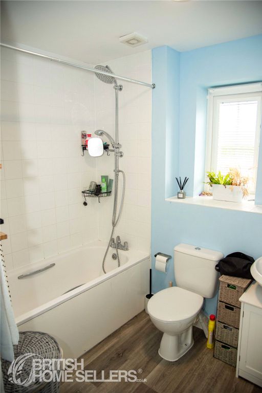 Additional image 9 of 2 bed flat for salePriors Orchard, Southbourne, Emsworth, West Sussex PO10