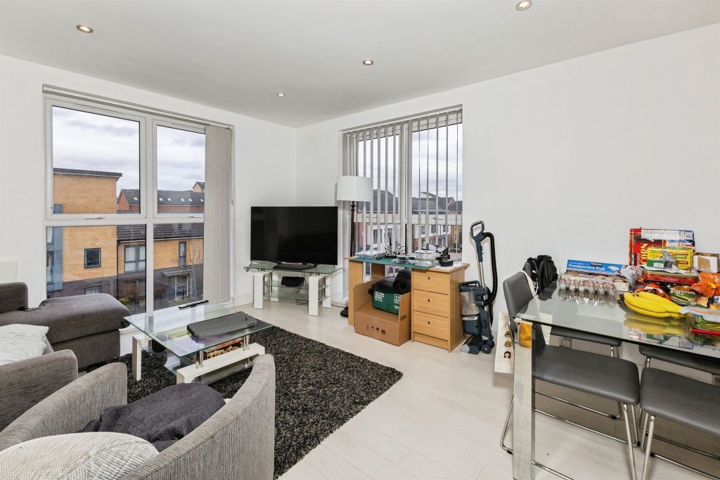 Additional image 4 of 2 bed flat for saleBedwyn Mews, Reading RG2