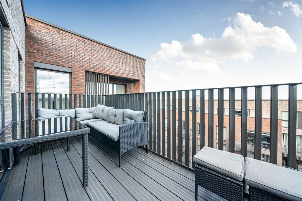 Additional image 4 of 2 bed flat for saleRegal Walk, Bexleyheath DA6