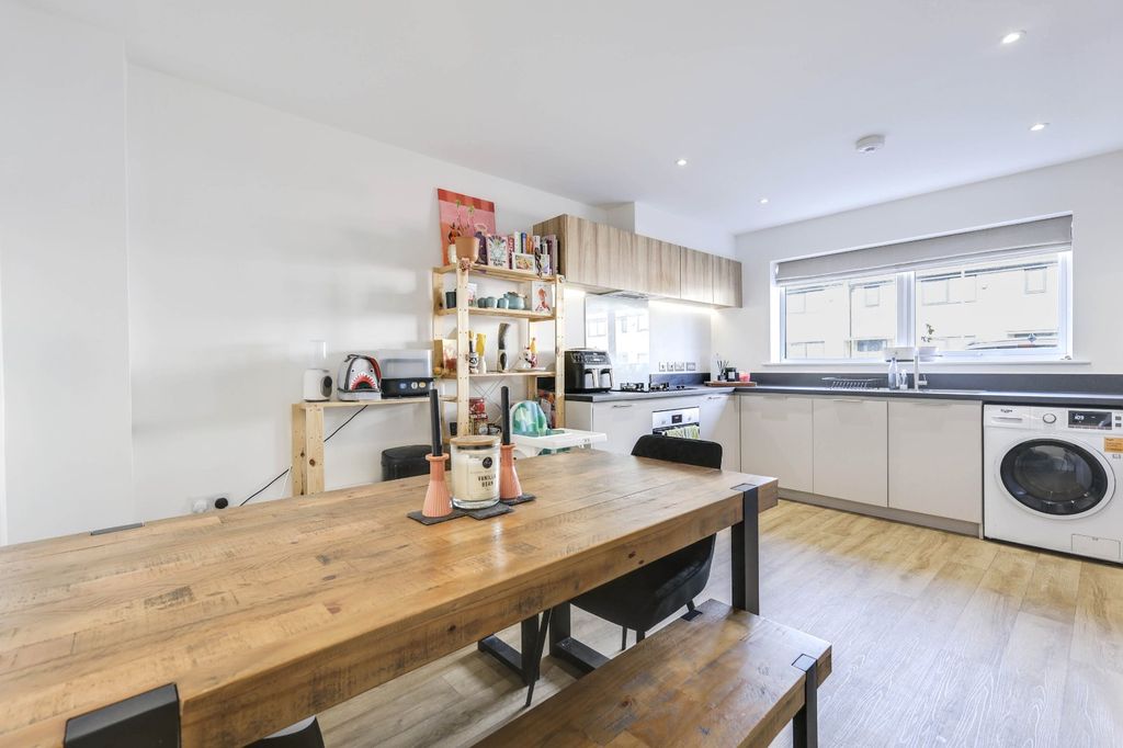 Additional image 2 of 3 bed end terrace house for salePark Meadow Lane, Farnley, Leeds, West Yorkshire LS12