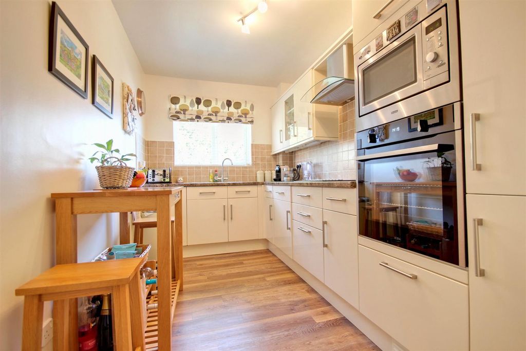 Additional image 2 of 2 bed flat for saleLong Lane, Beverley HU17