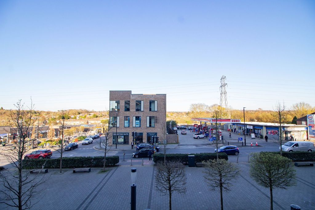 Additional image 12 of 2 bed flat for salePrestwick Road, South Oxhey, Watford WD19