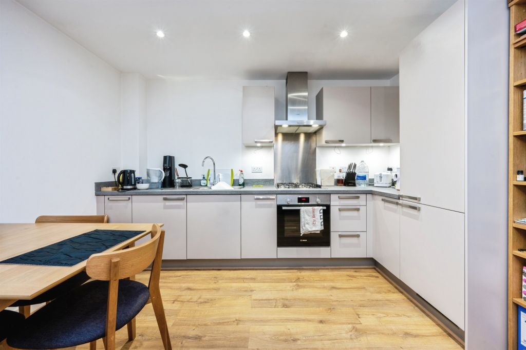 Additional image 3 of 2 bed flat for saleWarwick Avenue, Bedford MK40